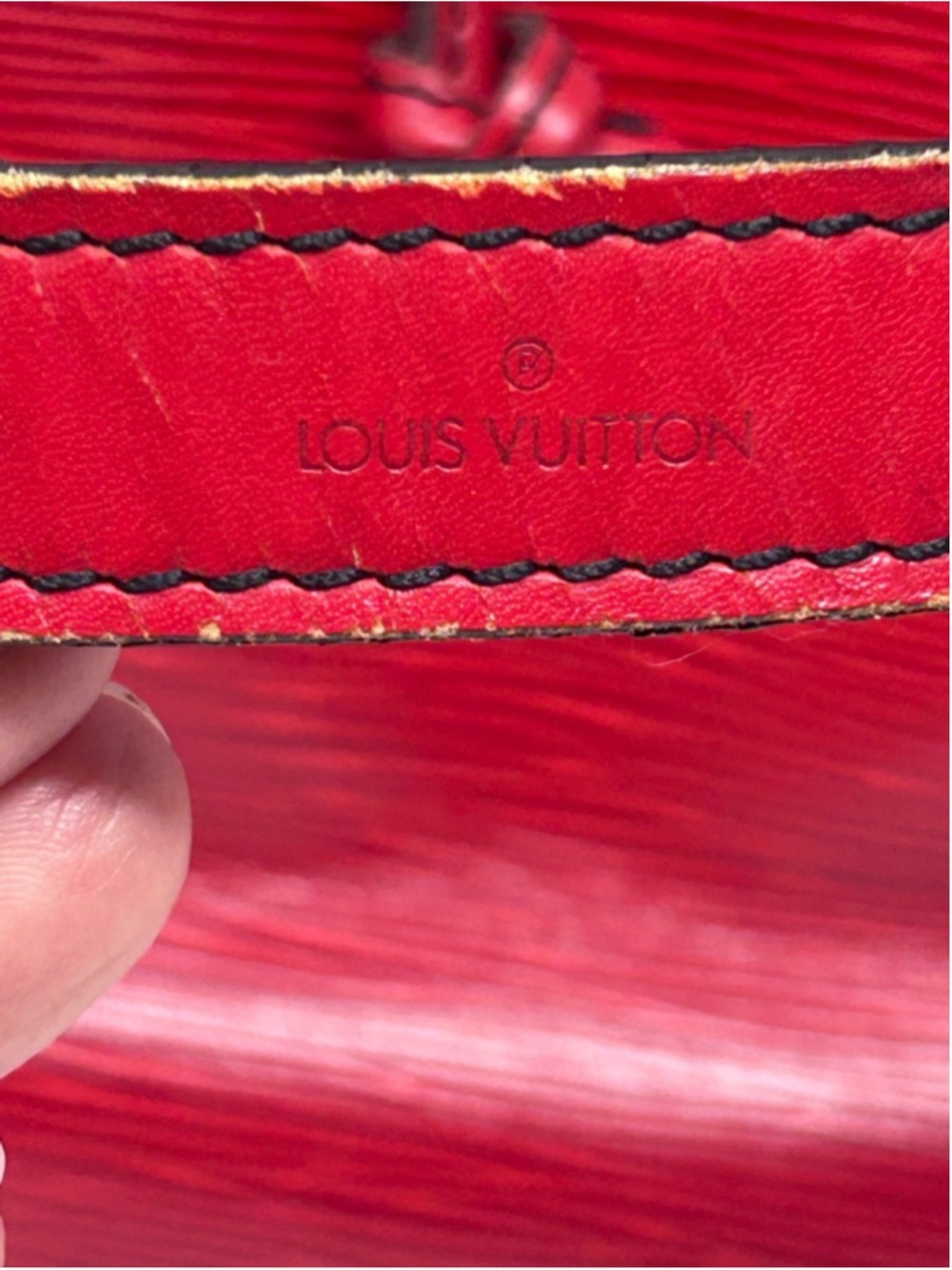 Louis Vuitton Epi Leather Noe Red Drawstring Shoulder Bag Black Interior - Picture 16 of 16